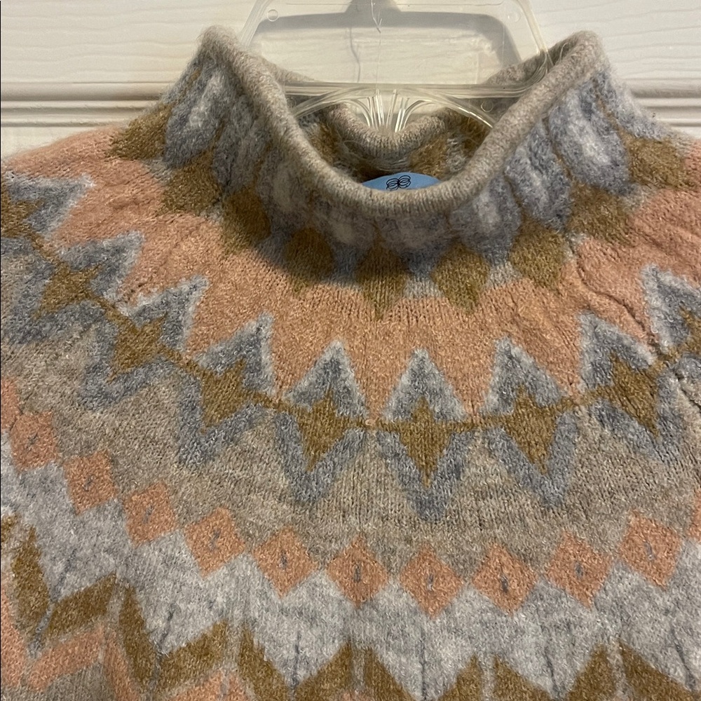 CeCe Gray and Tan Patterned Sweater size M - Picture 8 of 8